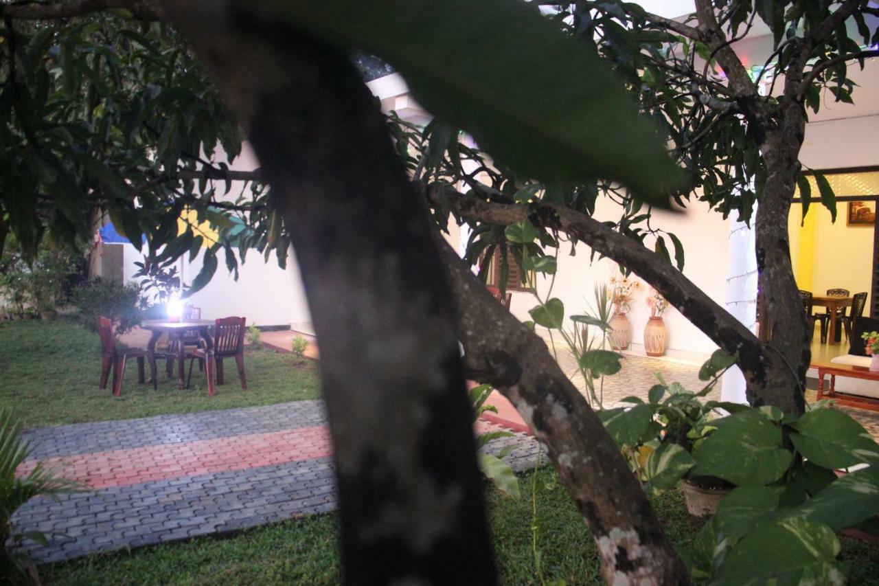 Miheen Hotel & Resort - Anuradhapura Михинтейл Екстериор снимка